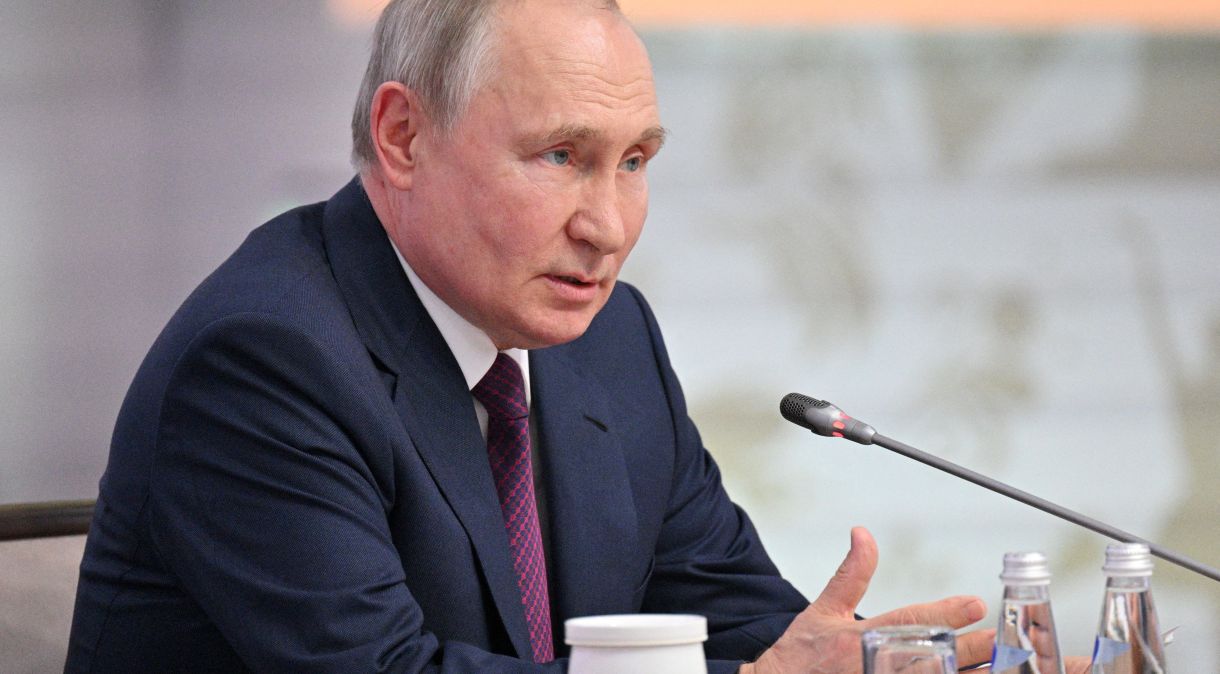 Presidente da Rússia, Vladimir Putin, fala durante conferência em Sochi, Rússia