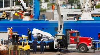 Pedaços foram encontrados por veículos operados remotamente pela empresa Pelagic Research Services; equipes de busca e resgate serão demobilizadas após dias de atividade intensa 