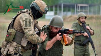 Mercenários preparam integrantes das forças especiais bielorrussas a cerca de 5 quilômetros de território defendido pela Otan, criando tensão entre vários países 