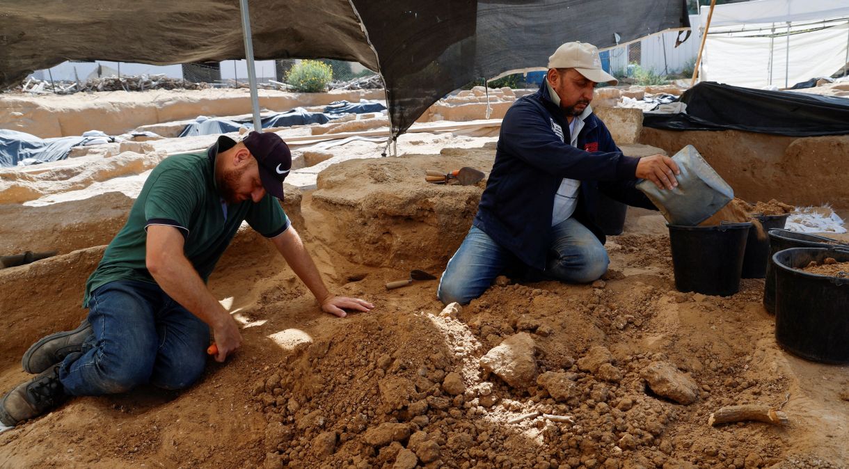 Arqueólogos que trabalham em um cemitério romano de 2.000 anos descoberto em Gaza no ano passado encontraram pelo menos 125 túmulos