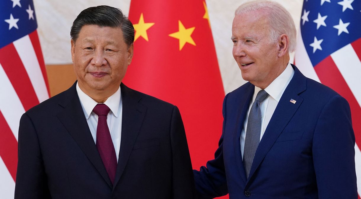 O presidente americano Joe Biden e o líder da China, Xi Jinping, em Bali. Imagem de arquivo