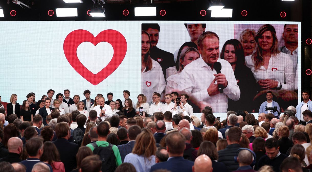 Donald Tusk faz discurso sobre eleição na Polônia