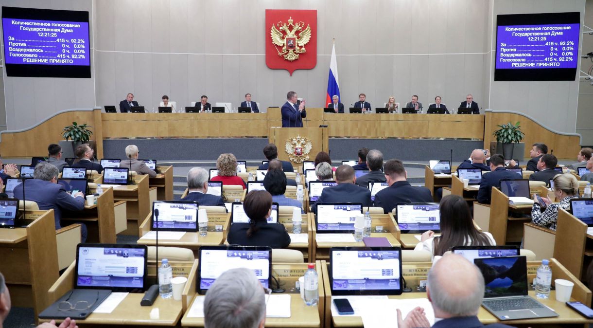Membros do Parlamento russo em Moscou