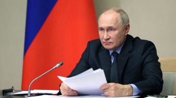 "Nunca interferimos nas eleições nos Estados Unidos", disse o porta-voz do Kremlin, Dmitry Peskov, numa palestra para estudantes
