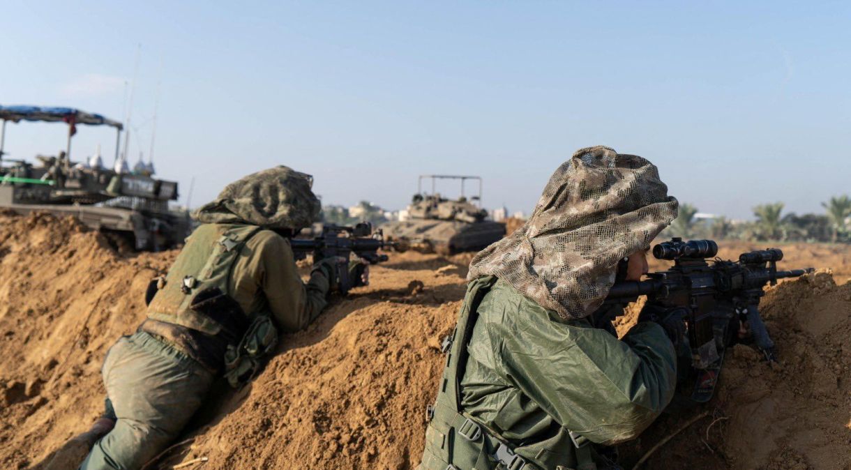 Soldados israelenses operam na Faixa de Gaza