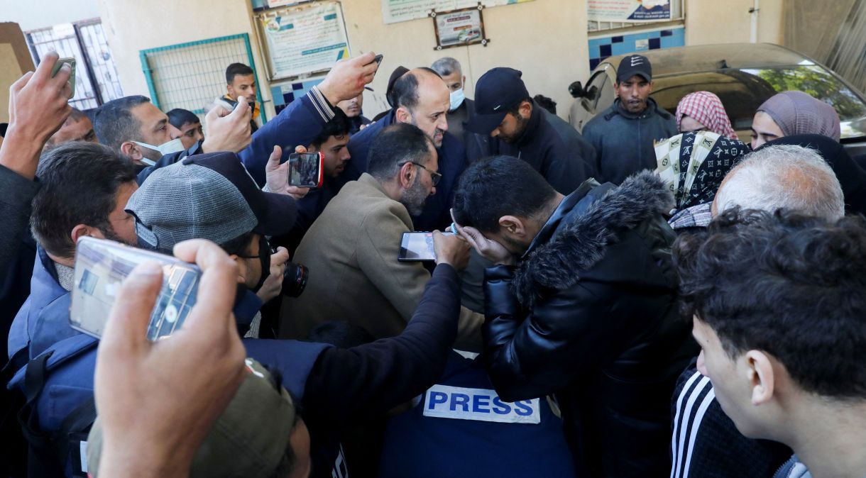 Palestinos lamentam morte de jornalista em Khan Younis
