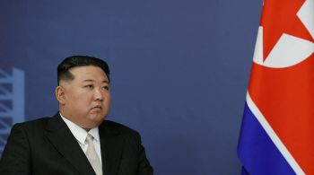 Líder dos norte-coreanos prometeu remover monumento construído pelo pai em Pyongyang, declarando que está colocando um fim a uma política de busca de reconciliação com a Coreia do Sul
