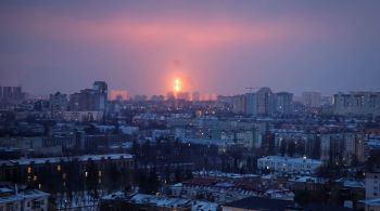 Mísseis lançados na madrugada tiveram como alvo principal as duas maiores cidades do país, a capital Kiev e Kharkiv, no leste