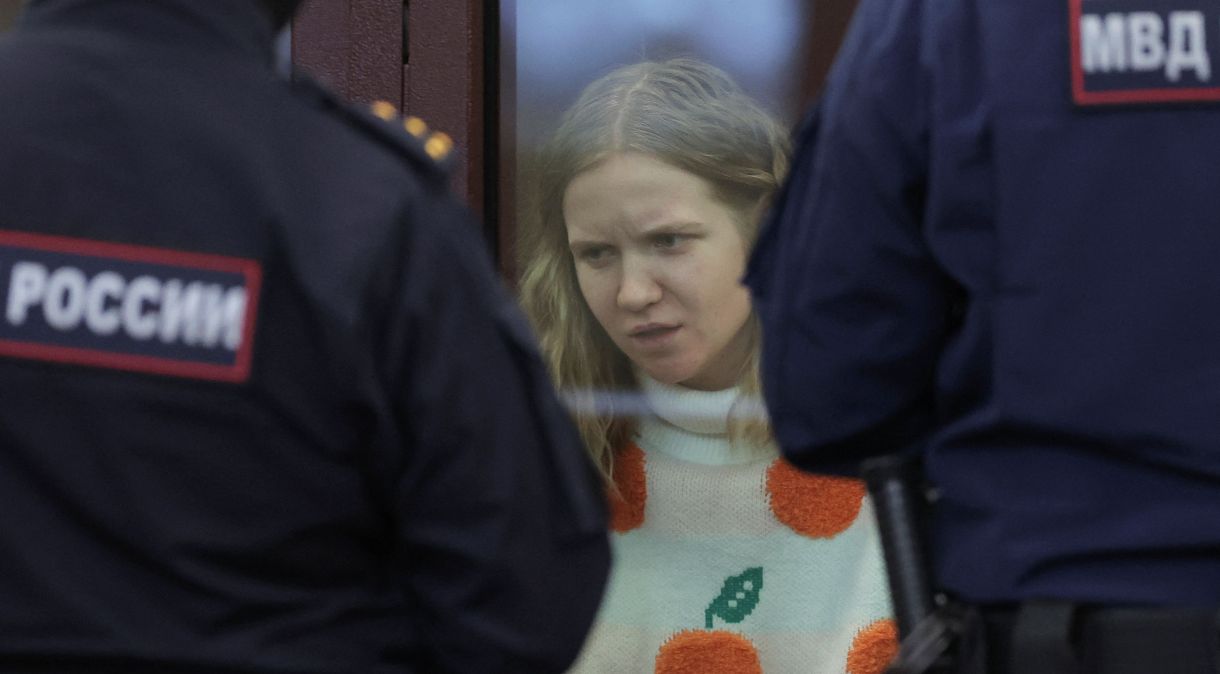 Darya Trepova, condenada por entregar bomba a blogueiro russo pró-guerra, que morreu no atentado.