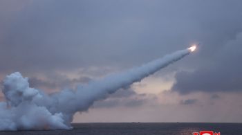 Projéteis caíram no mar; autoridades internacionais condenaram lançamento