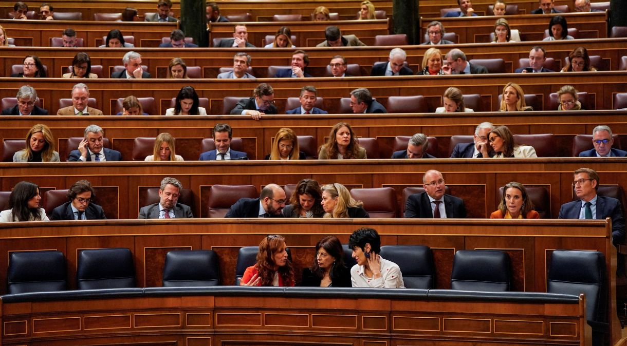 Parlamento espanhol debate projeto de anistia para separatistas catalães