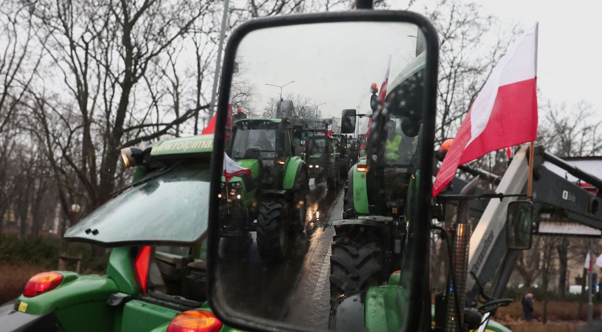 Agricultores fazem protesto em Poznan, na Polônia