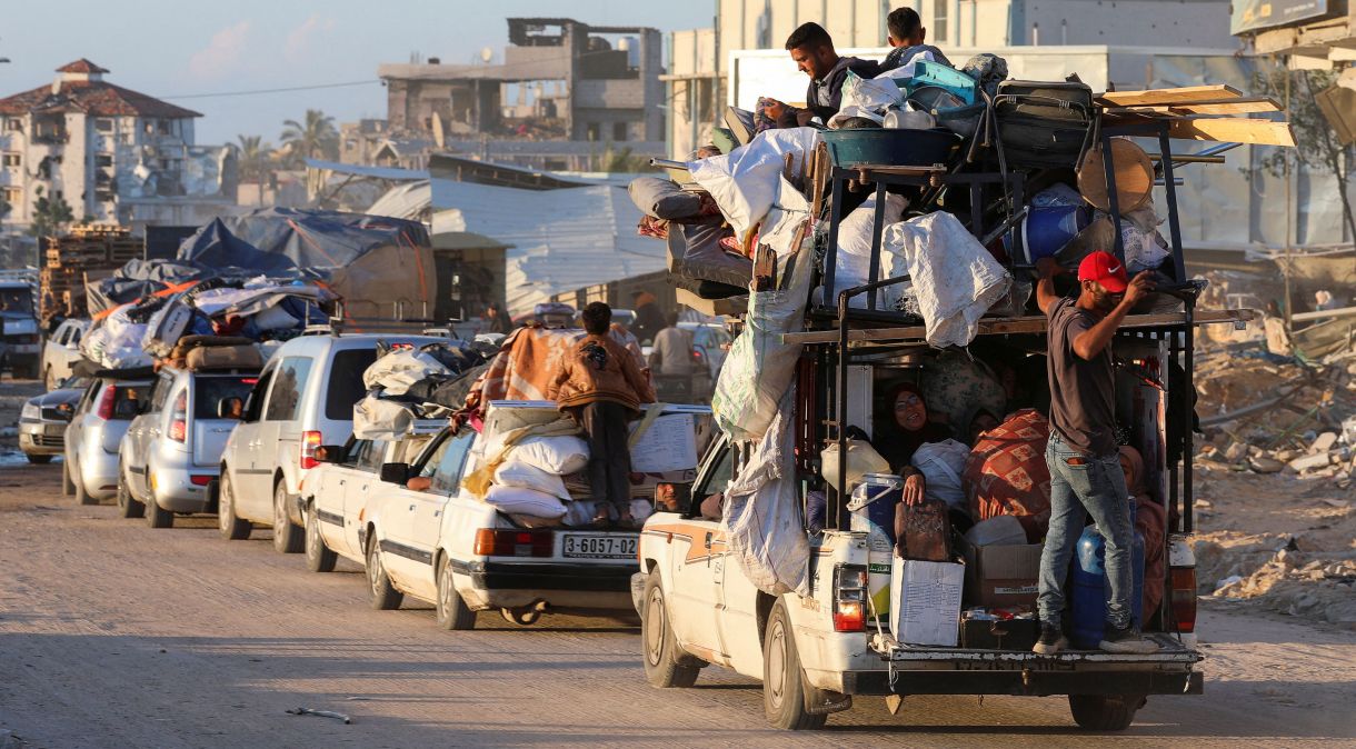 Palestinos deslocados de Rafah, no sul de Gaza Faixa