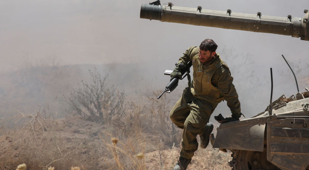 Soldado israelense perto da fronteira com Gaza