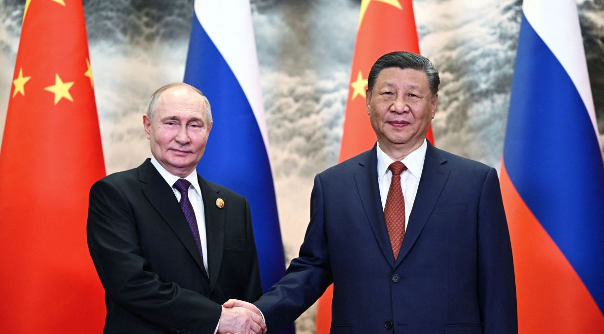 Presidentes da Rússia, Vladimir Putin, e da China, Xi Jinping, em Pequim