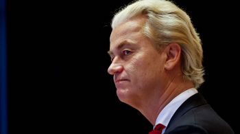 Geert Wilders venceu as eleições há quase seis meses e chegou a um acordo na quarta-feira (15) para formar uma coalizão com três partidos de direita.