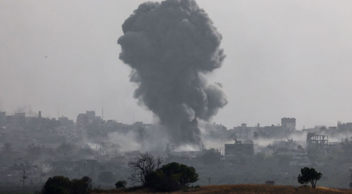 Fumaça de explosão em Gaza