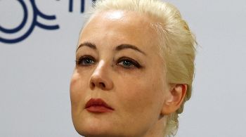 Ela culpa Vladimir Putin pela morte do marido e é apelidada de "primeira-dama"