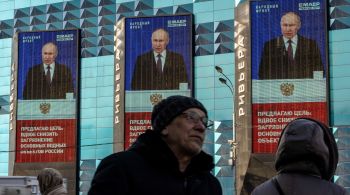 Urnas ficam abertas de sexta-feira (15) a domingo (17) e apontam para novo governo de Vladimir Putin até à década de 2030