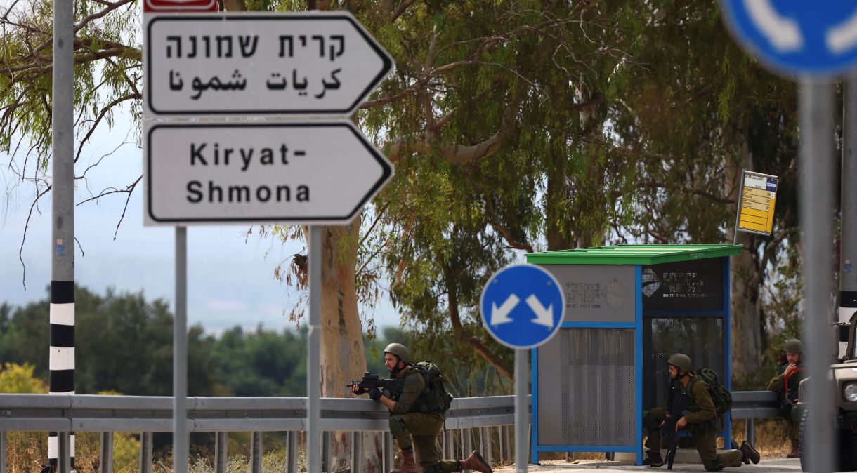 Soldados israelenses no norte de Israel em meio à tensão com o Líbano