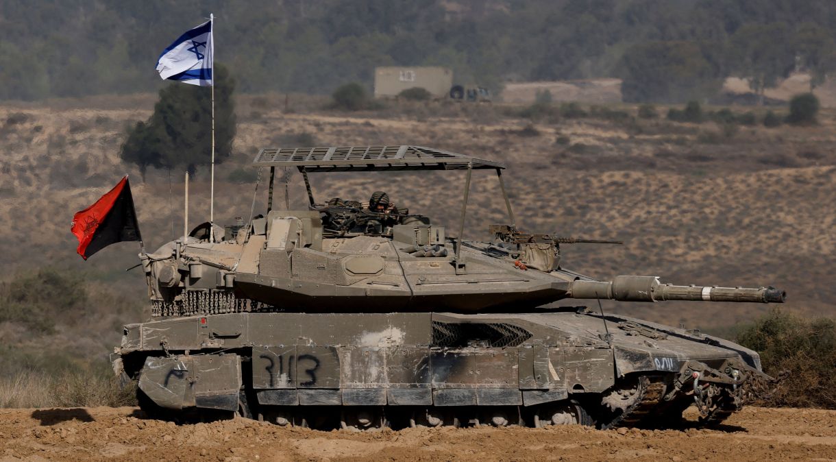 Soldados israelenses operam perto da Faixa de Gaza