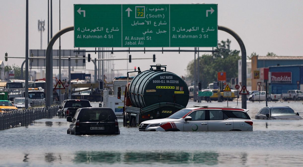Enchente em Dubai