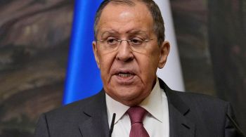 Ministro russo Sergey Lavrov alertou para o "perigo nuclear" e criticou apoio do Ocidente ao presidente ucraniano, Volodymyr Zelensky
